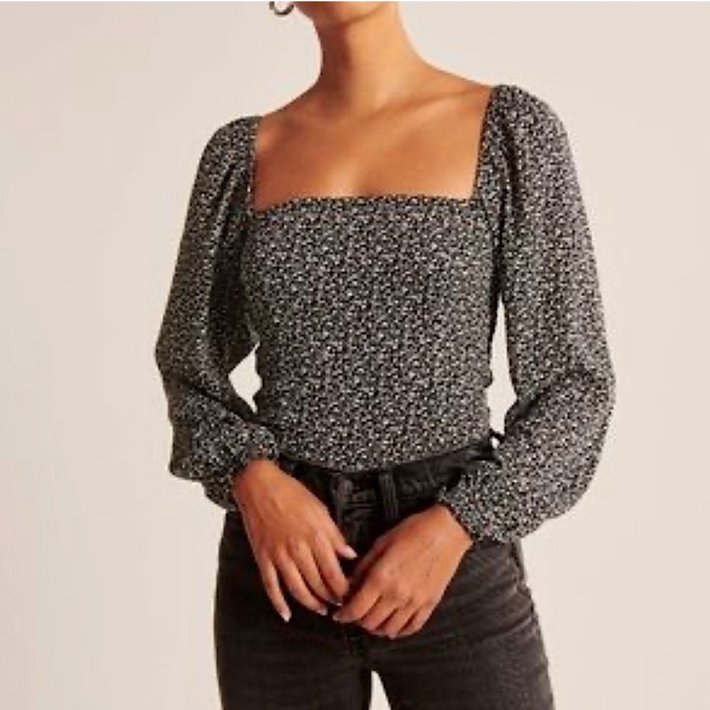 Abercrombie Black and White Long Sleeve Square Neck Top Size Small